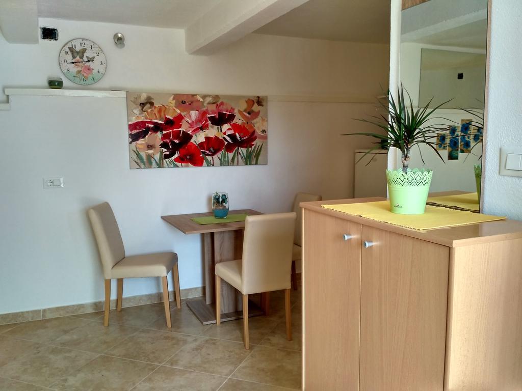 Apartment Igraliste Mirakul Seget Vranjica Exterior photo